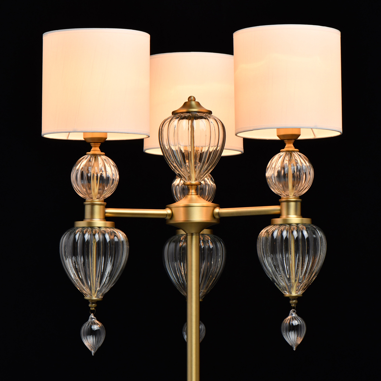 Картинка Торшер Chiaro Оделия 1 619041503