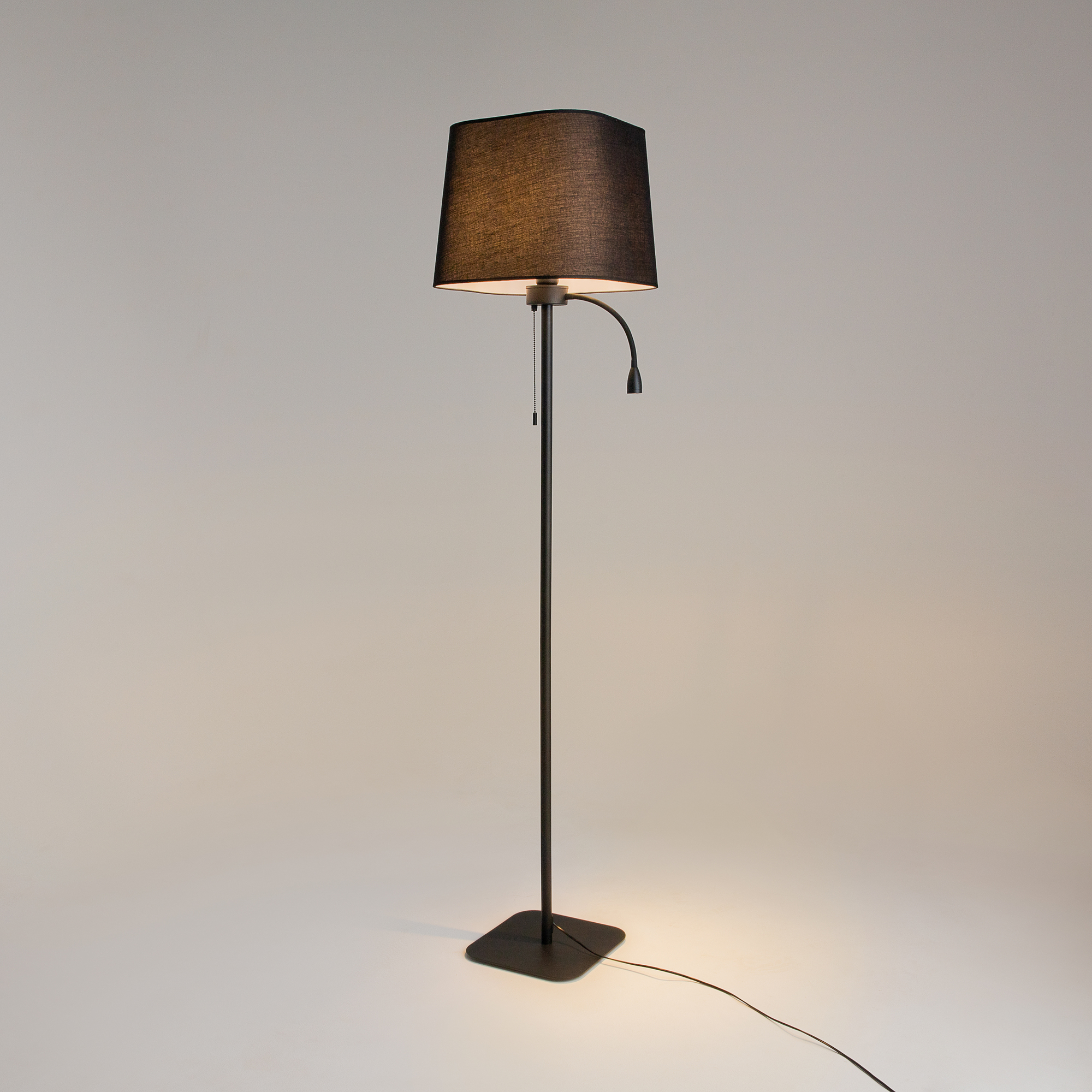 Картинка Торшер Maytoni Farel Z001FL-L3W-1B