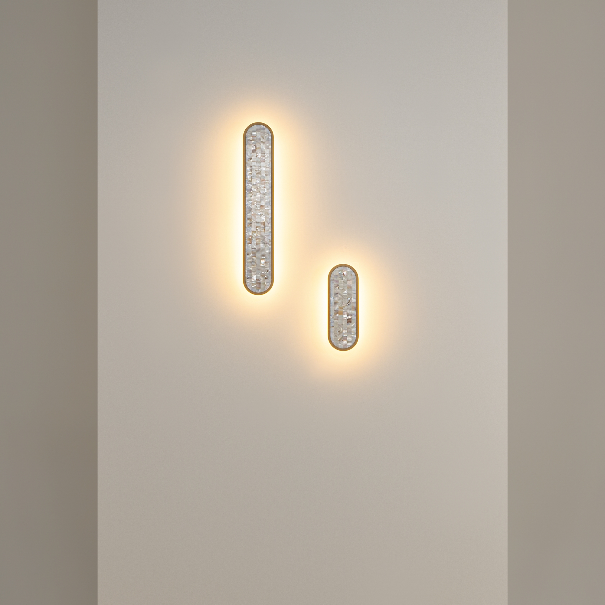 Картинка Настенный светильник (бра) Maytoni MOD429WL-L30BSK