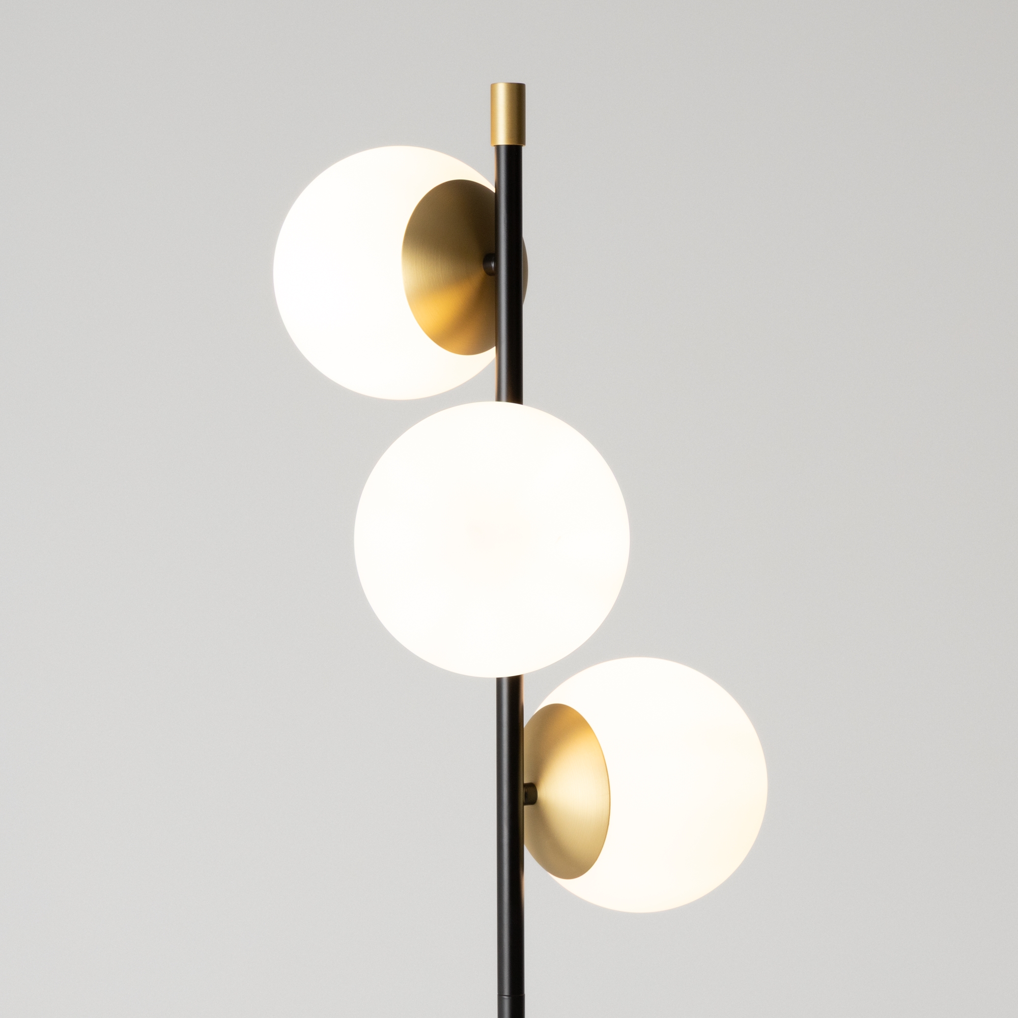 Картинка Торшер Maytoni MOD048FL-03G