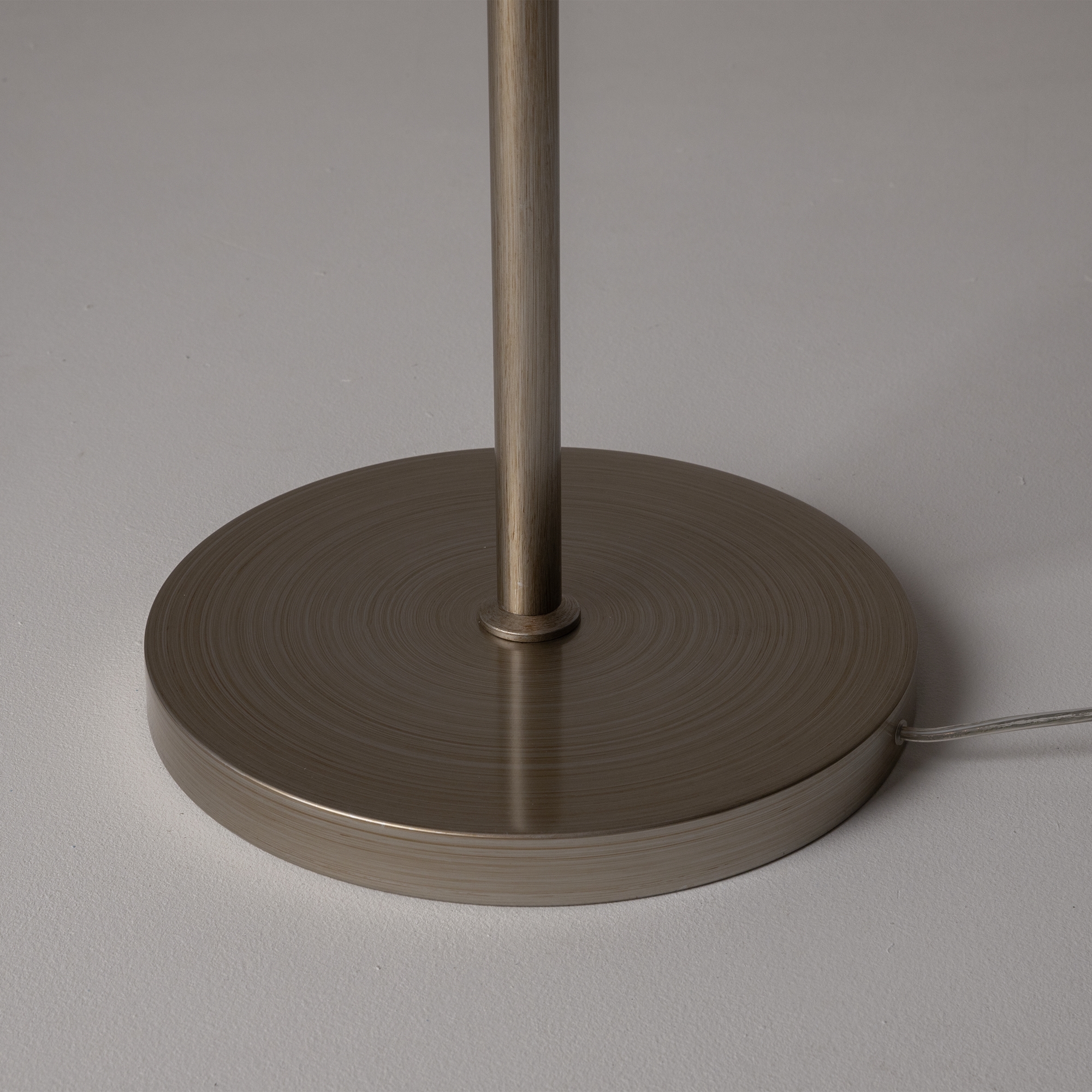 Картинка Торшер Maytoni Lillian H311-FL-01-G