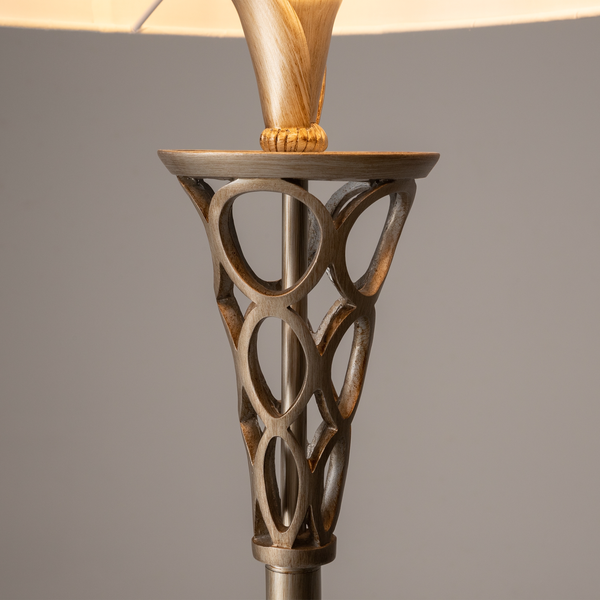 Картинка Торшер Maytoni Lillian H311-FL-01-G