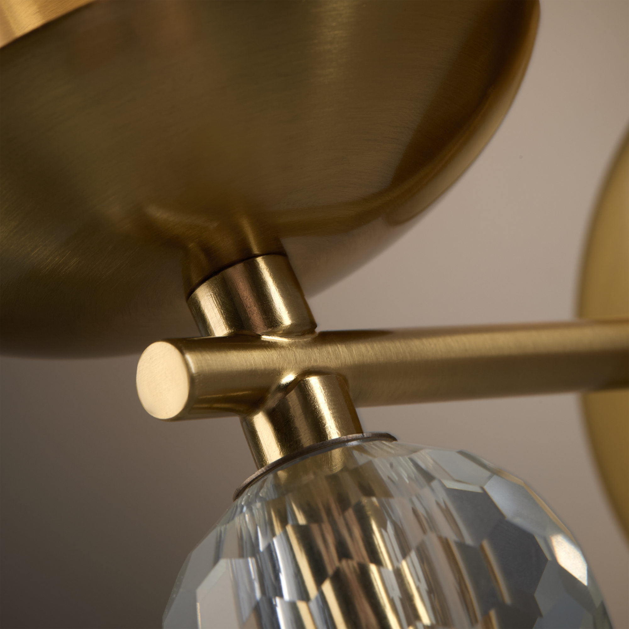 Картинка Настенный светильник (бра) Freya FR1009WL-01BS