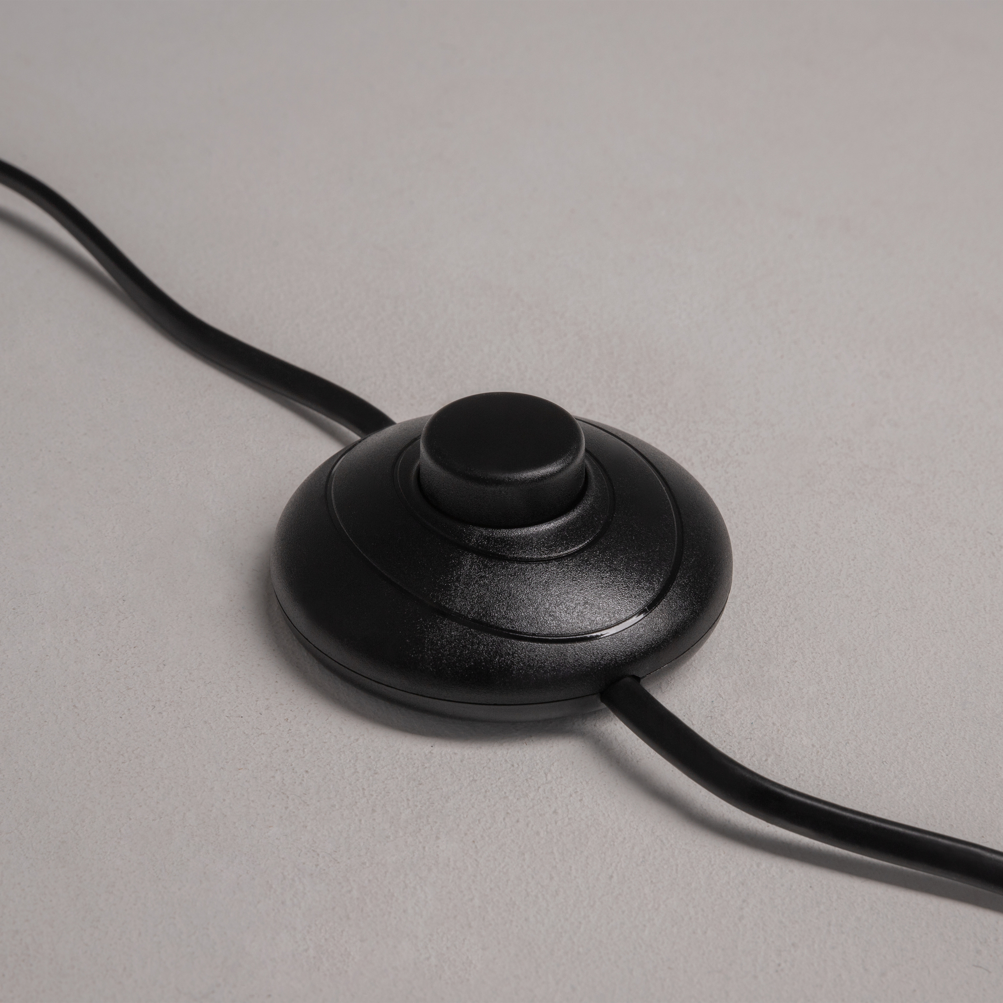 Картинка Напольный светильник (торшер) Maytoni MOD177FL-01B