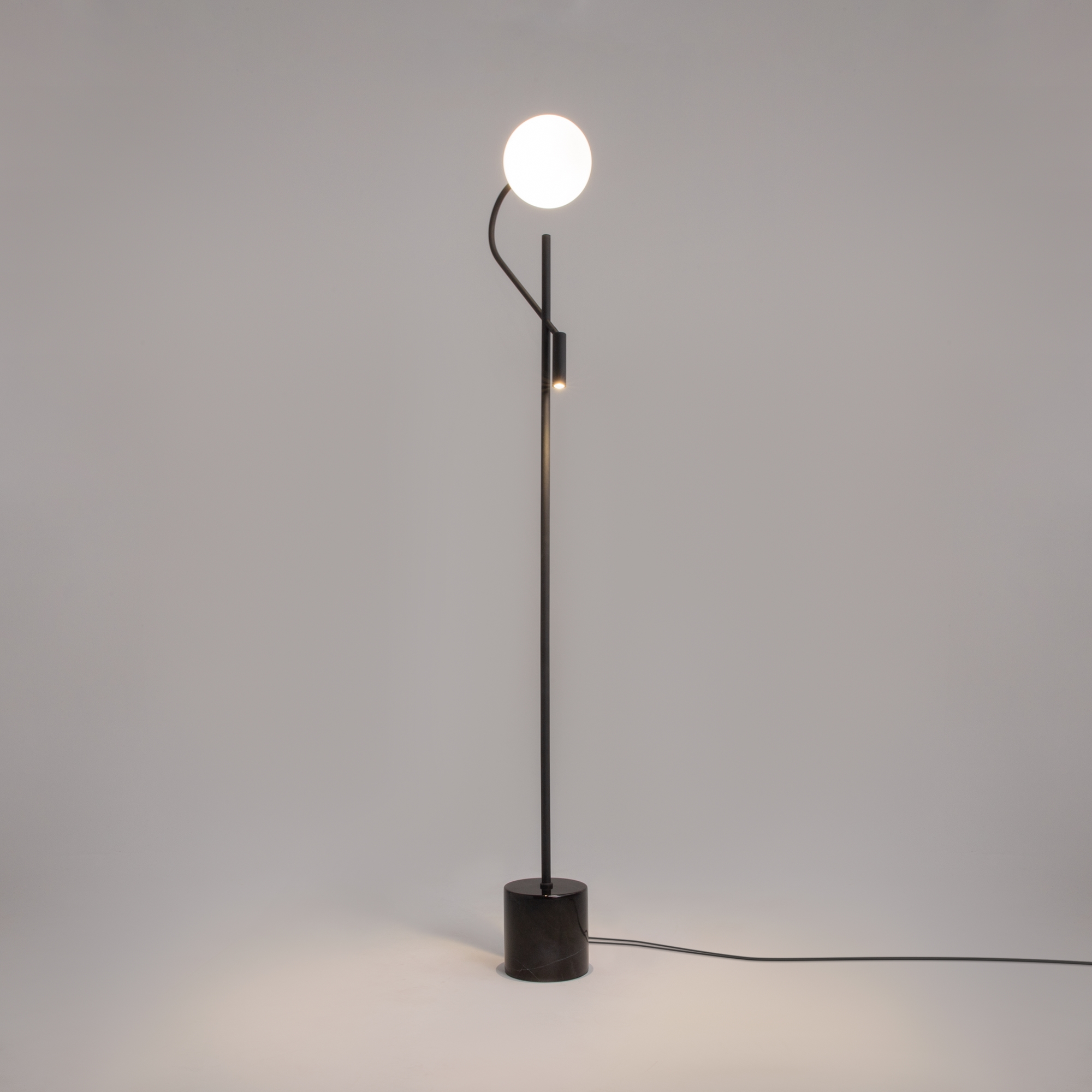 Картинка Напольный светильник (торшер) Maytoni MOD230FL-01B