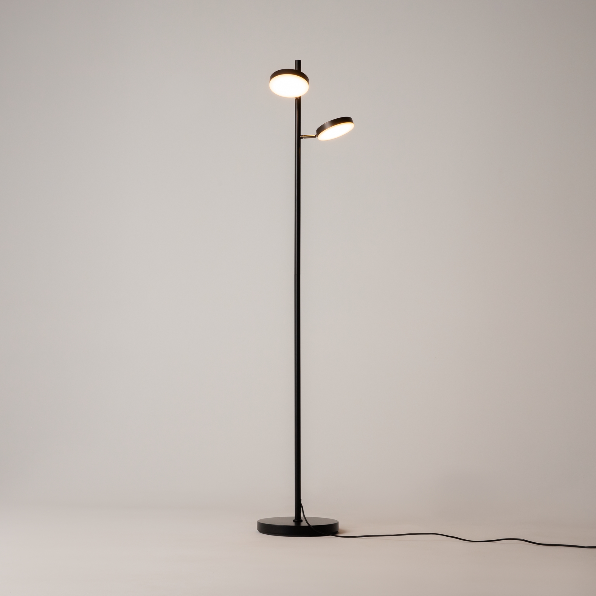 Картинка Напольный светильник (торшер) Maytoni MOD070FL-L12B3K