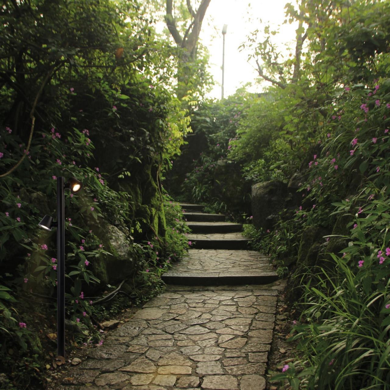 Картинка Уличный столб Favourite 4744-1F Bio