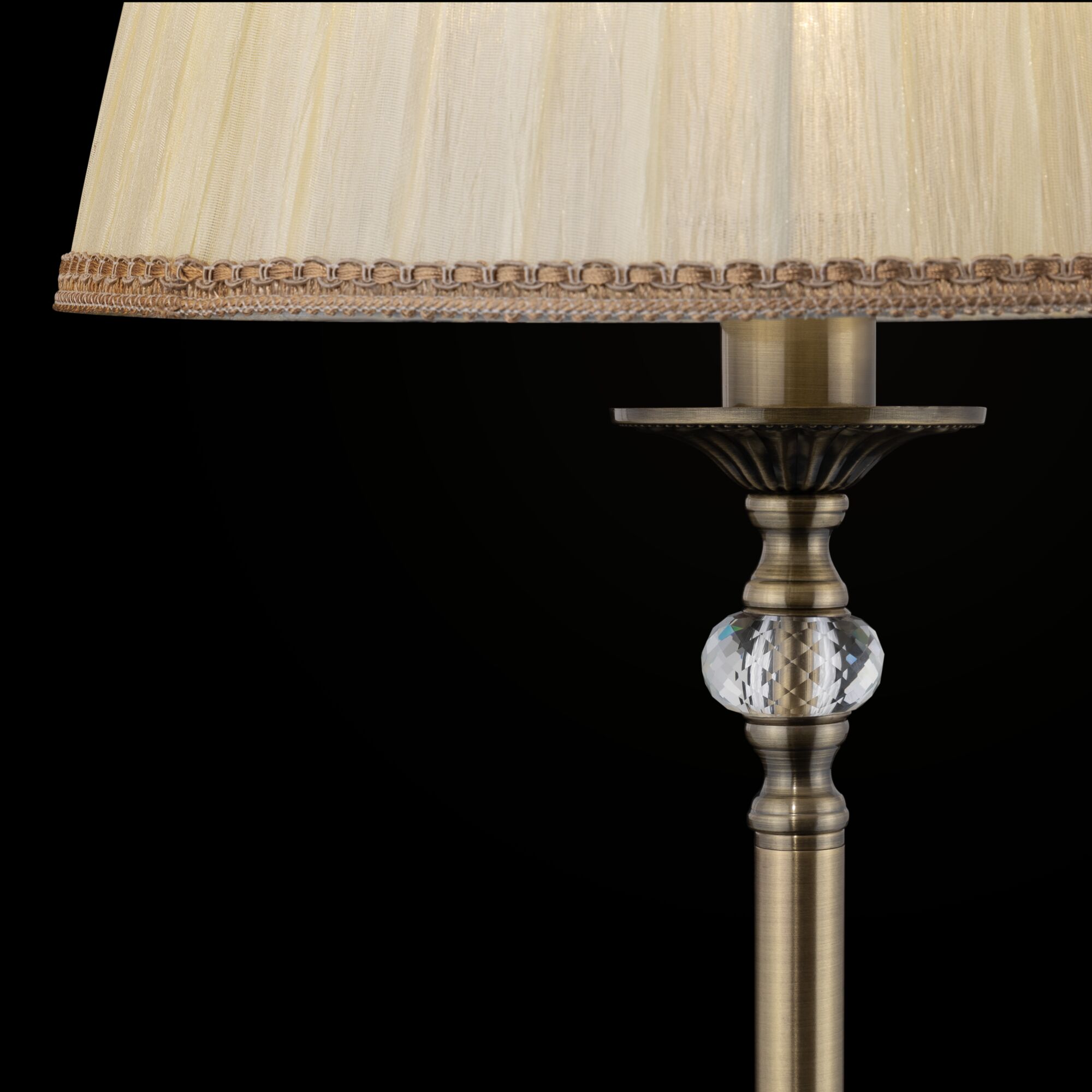 Картинка Торшер Maytoni Soffia RC093-FL-01-R