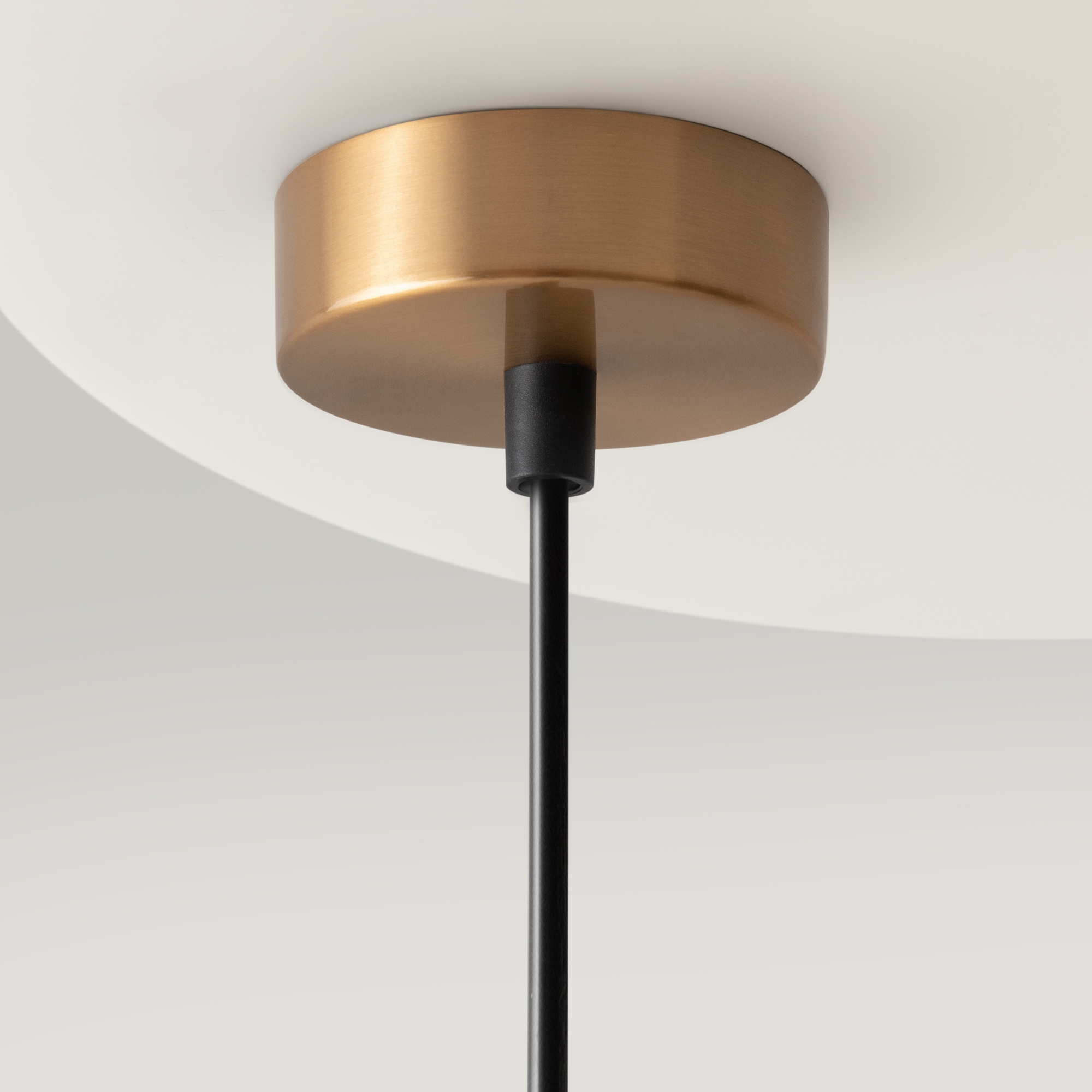 Картинка Люстра Maytoni MOD013PL-04BS1