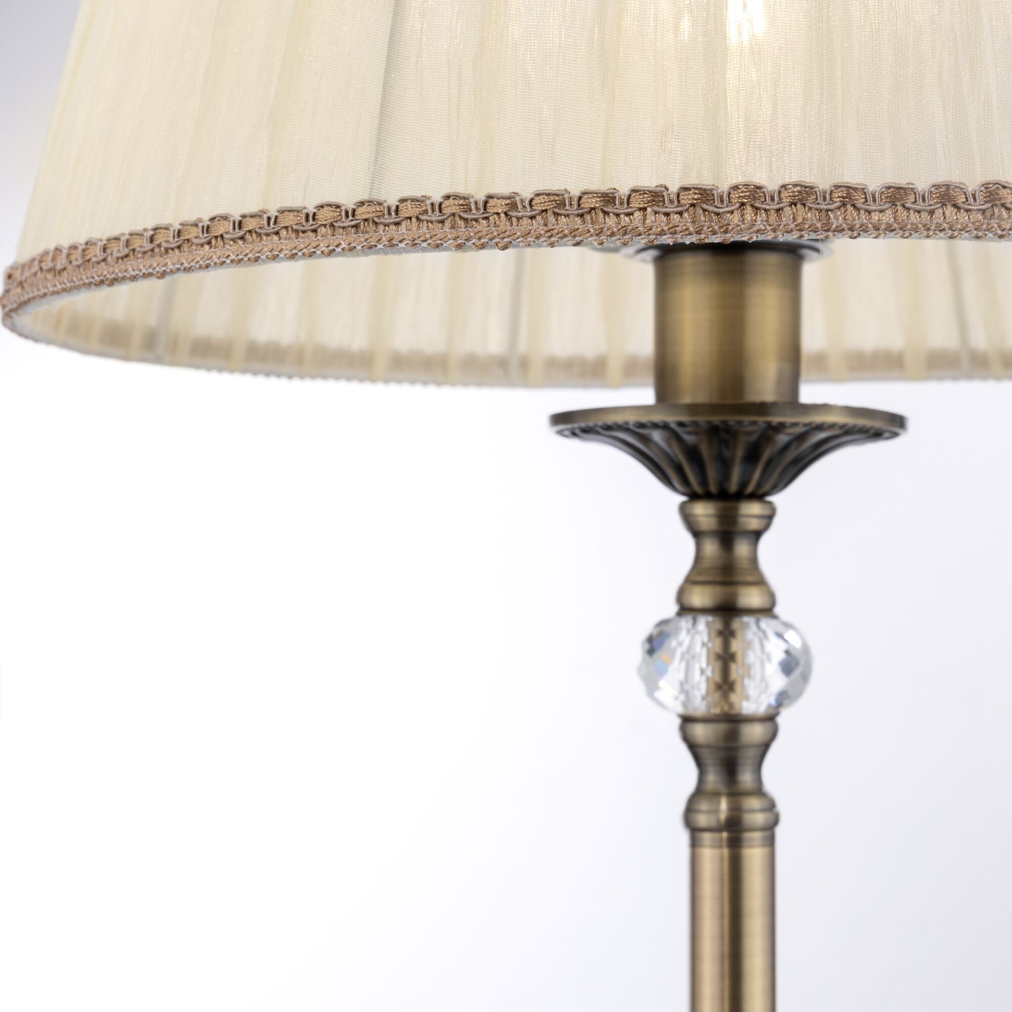 Картинка Торшер Maytoni Soffia RC093-FL-01-R