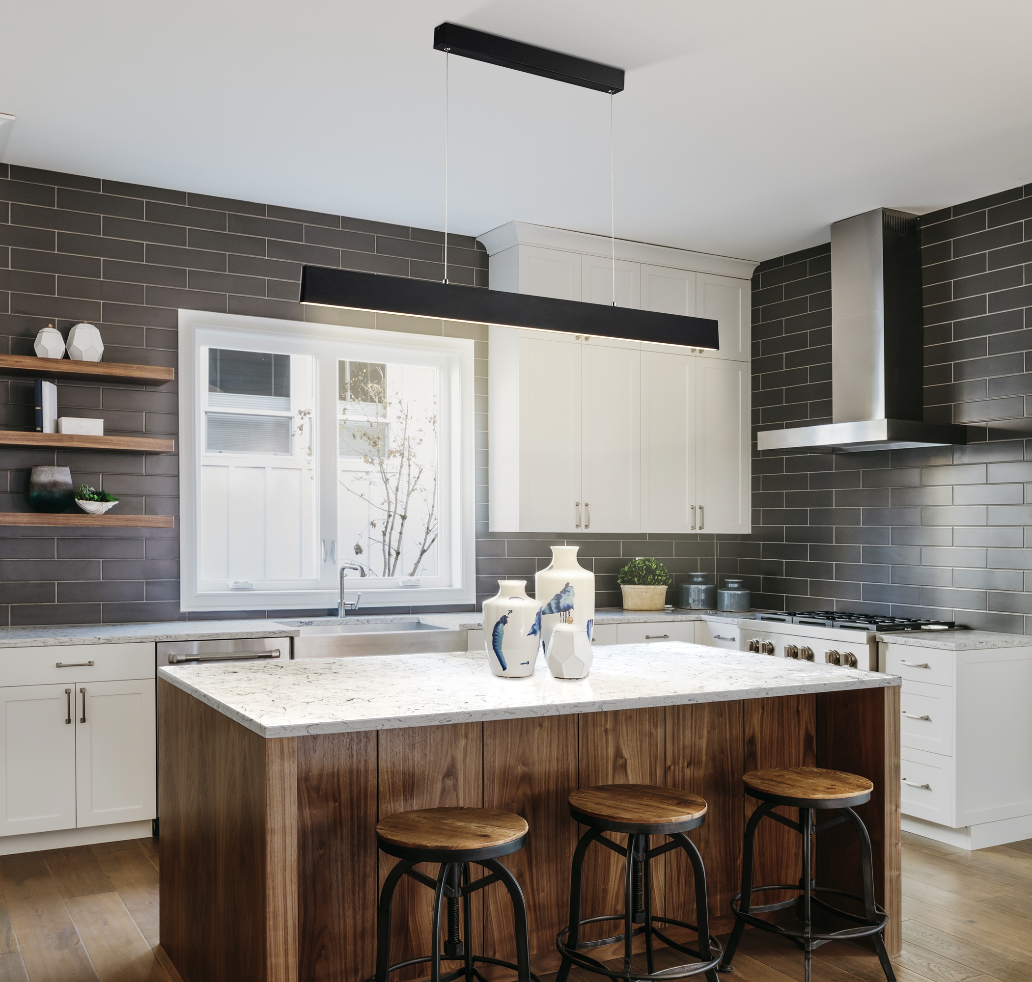 Картинка Подвесной светодиодный светильник Maytoni Step P010PL-L30B