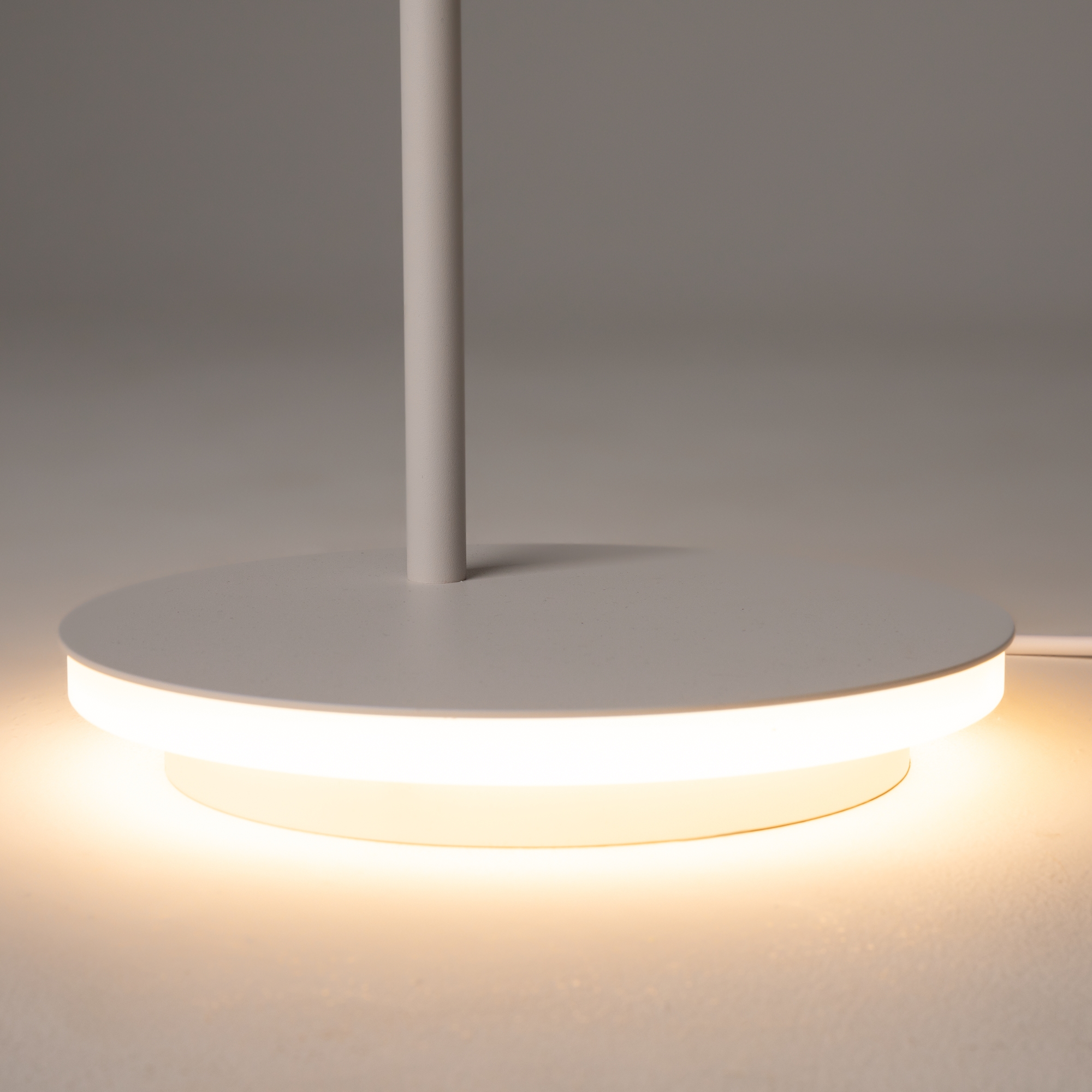 Картинка Торшер Maytoni Estudo Z010FL-L8W3K