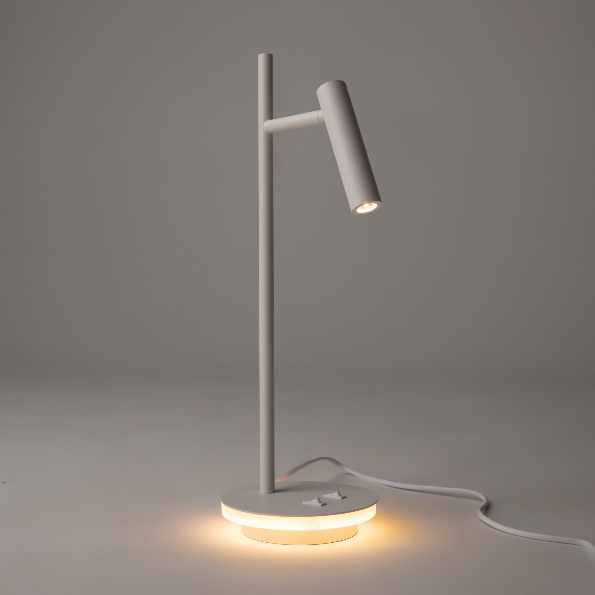 Картинка Настольная лампа Maytoni Estudo Z010TL-L8W3K