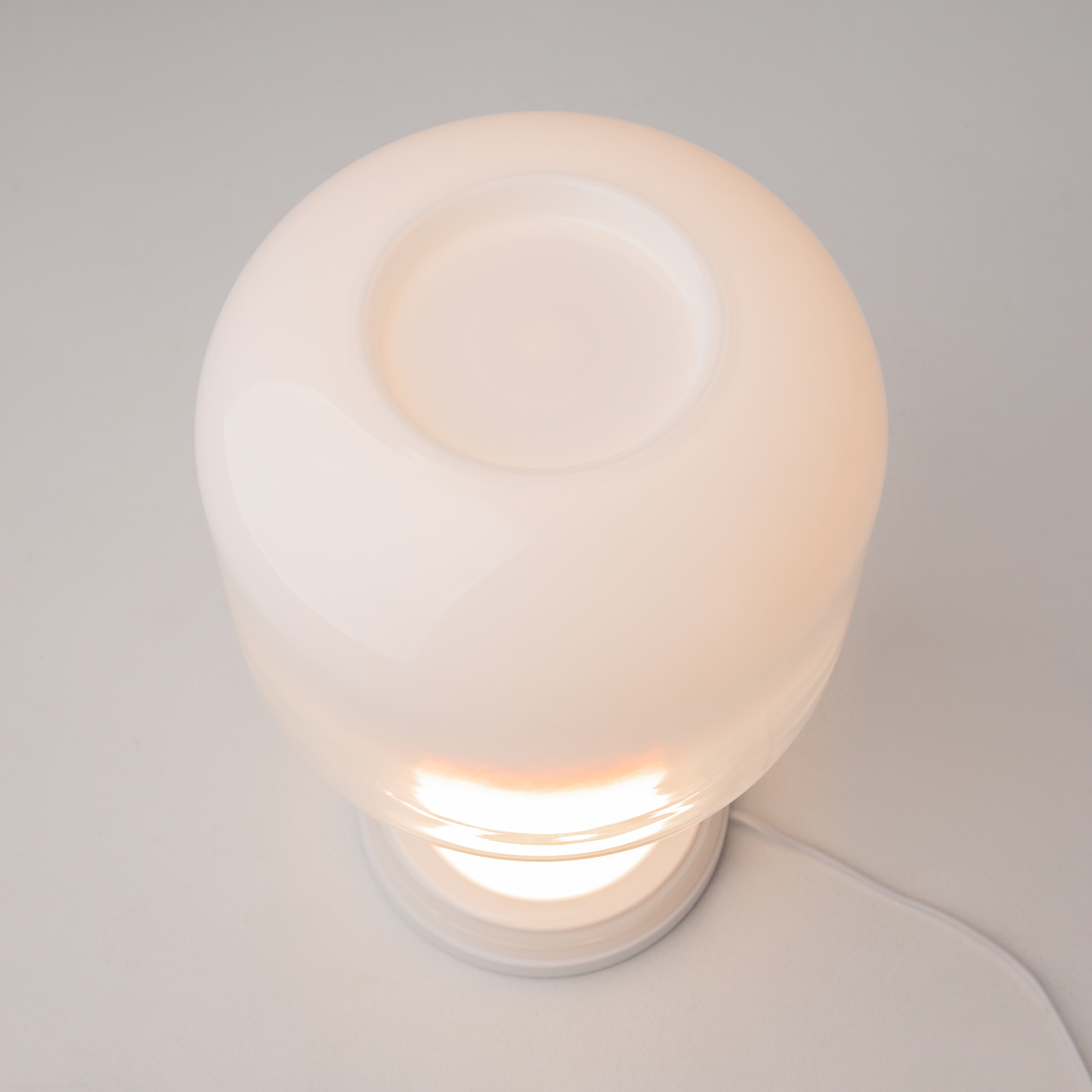 Картинка Настольный светильник Maytoni MOD286TL-L18W3K