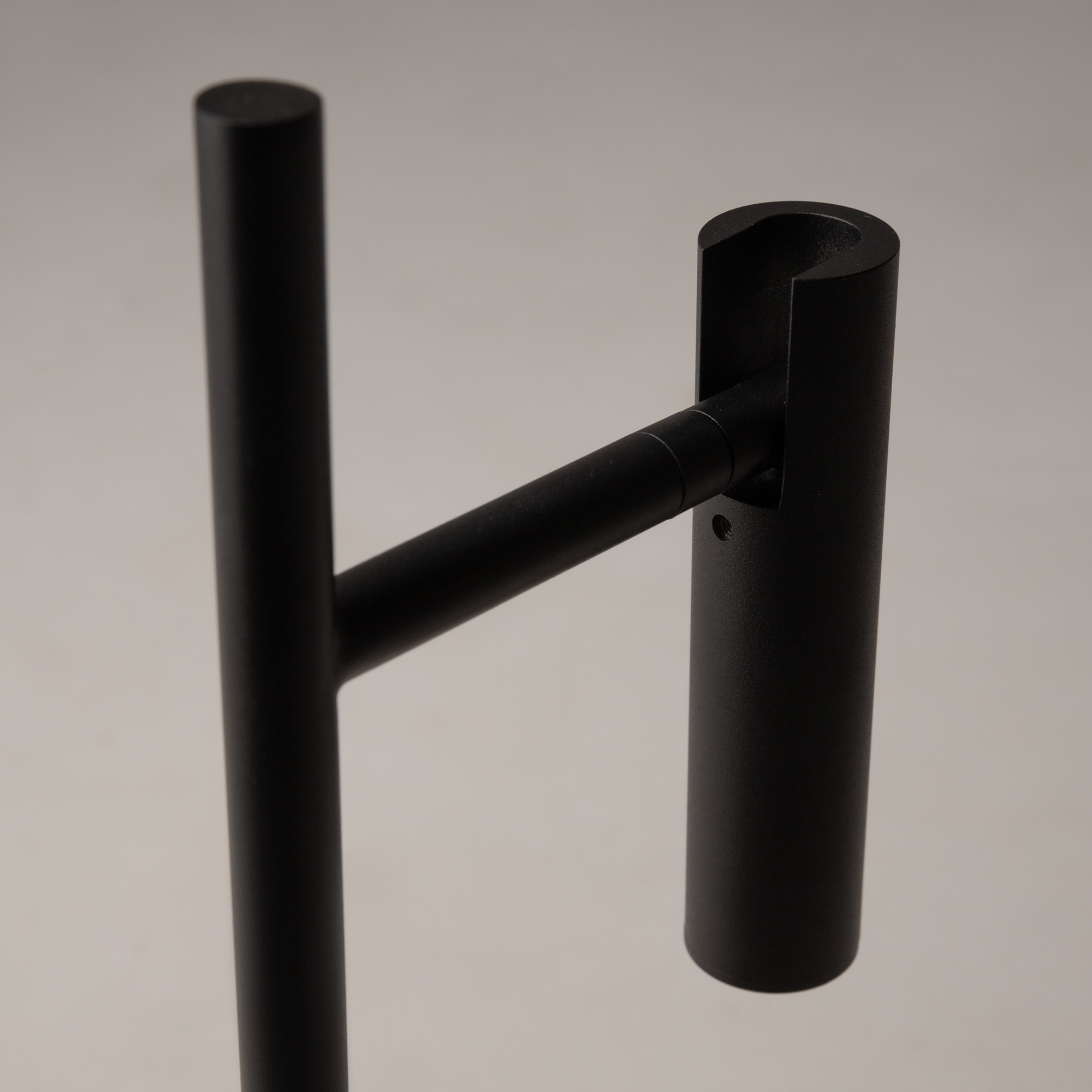 Картинка Настольная лампа Maytoni Estudo Z010TL-L8B3K