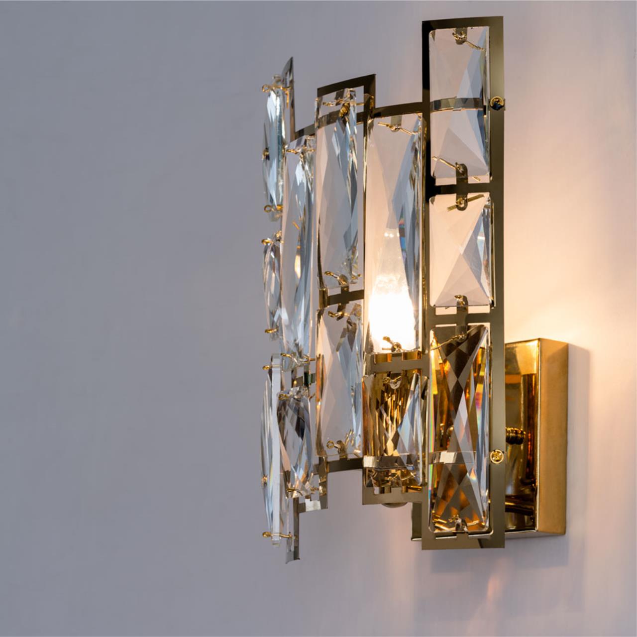 Картинка Настенный светильник Divinare Medea 1684/01 AP-1