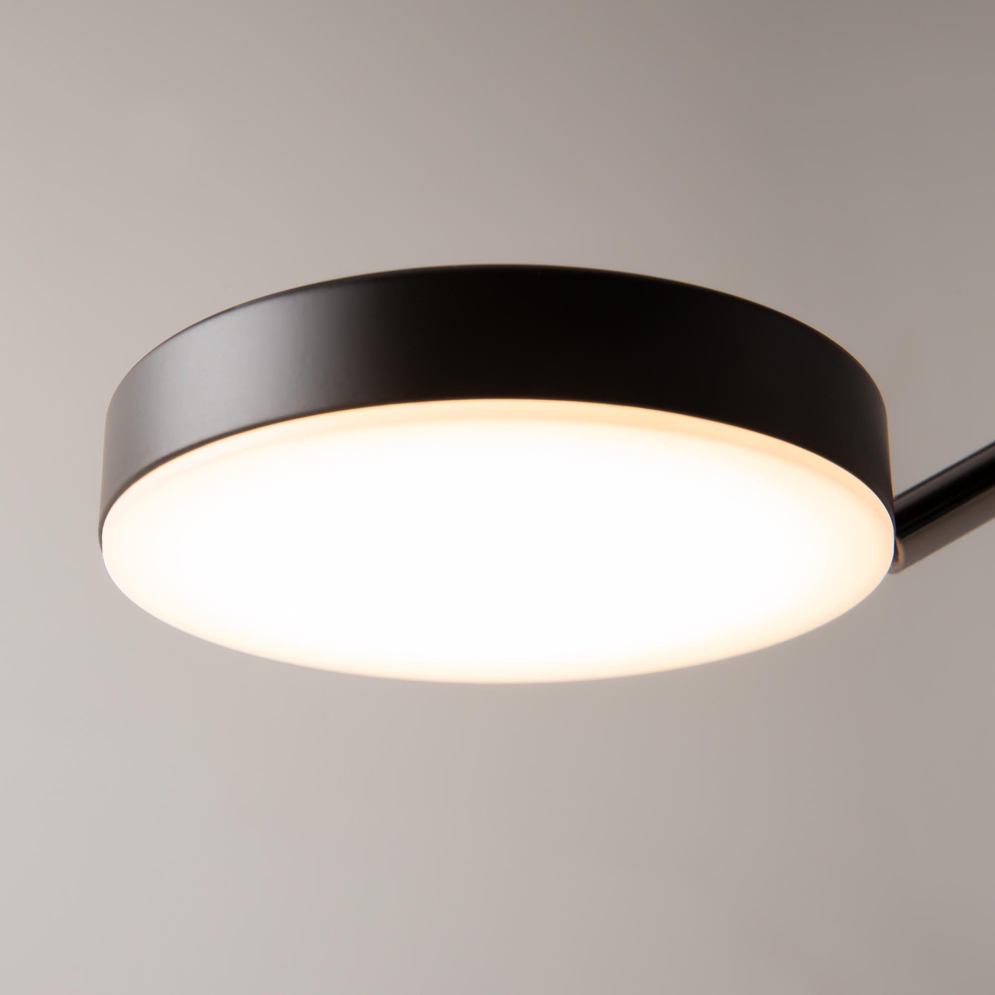 Картинка Подвесной светильник Maytoni MOD070CL-L15B3K1